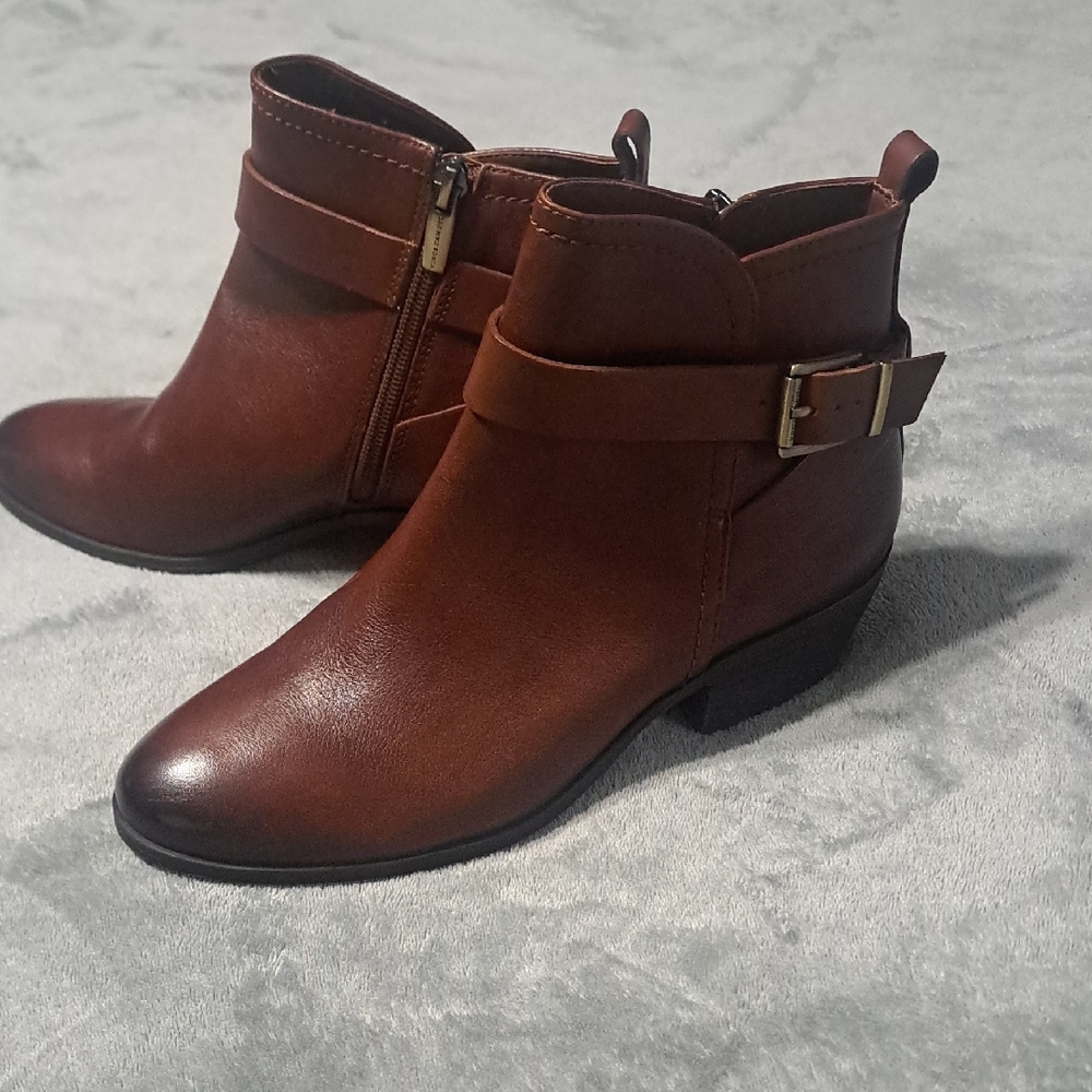 Vince Camuto Women's Chestnut Ankle Booties